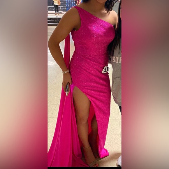 Gorgeous Sherri Hill Hot Pink Formal Dress Size 8 - Picture 1 of 3